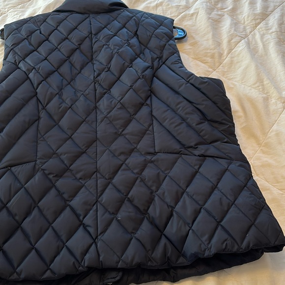 Women’s Tommy Hilfiger Dark Navy Blue Quilted Winter Vest - Picture 6 of 10
